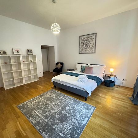 Charming Flat & Balcony Near Central Station L Bg5 Wien Exteriör bild