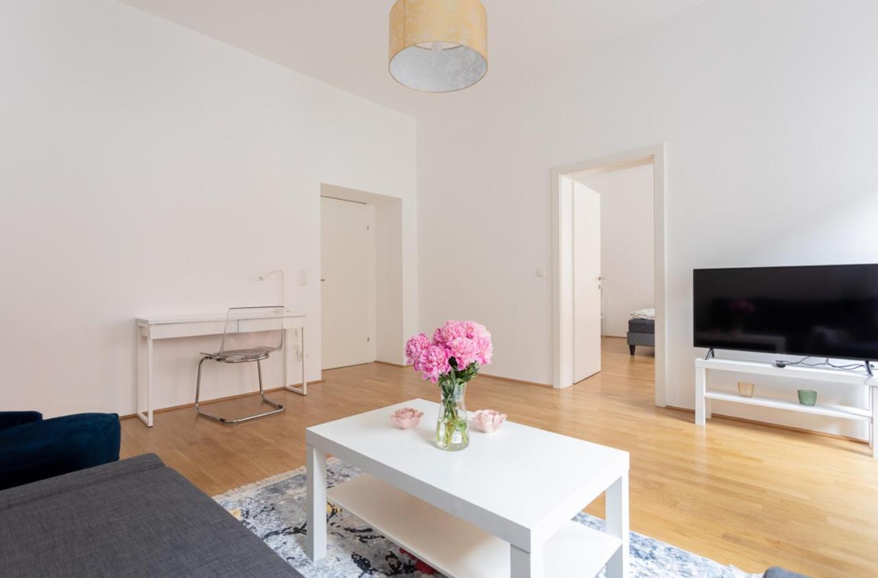 Charming Flat & Balcony Near Central Station L Bg5 Wien Exteriör bild