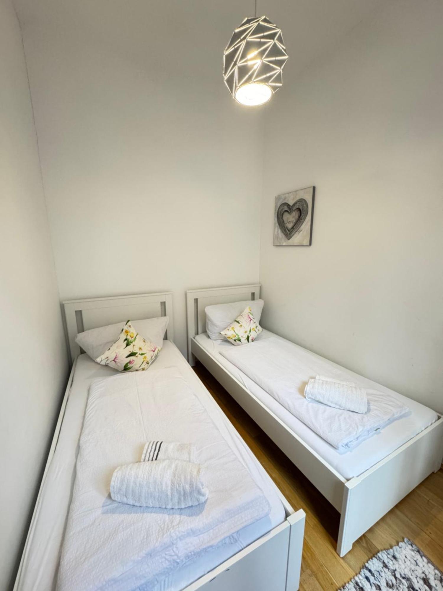 Charming Flat & Balcony Near Central Station L Bg5 Wien Exteriör bild