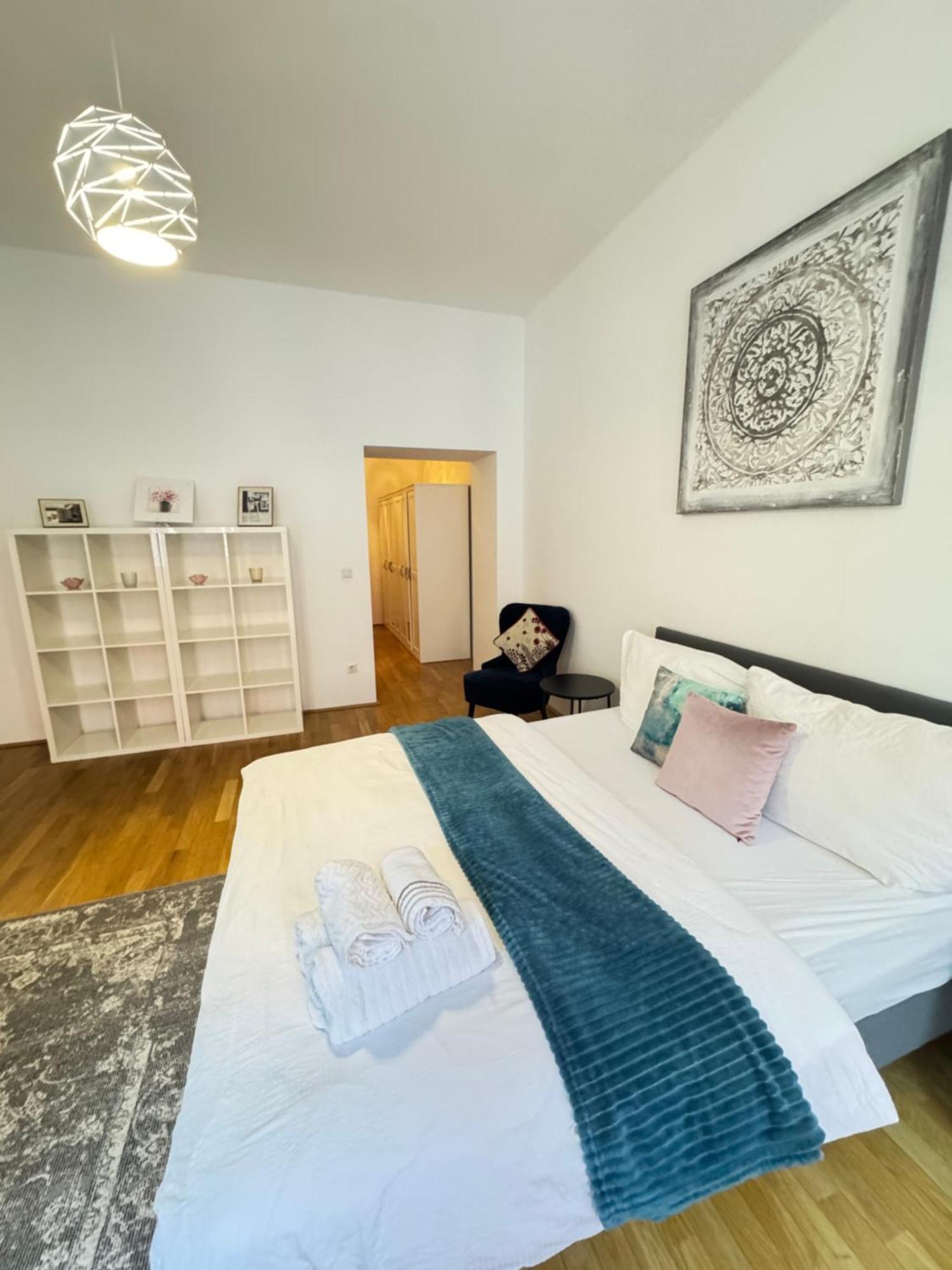 Charming Flat & Balcony Near Central Station L Bg5 Wien Exteriör bild