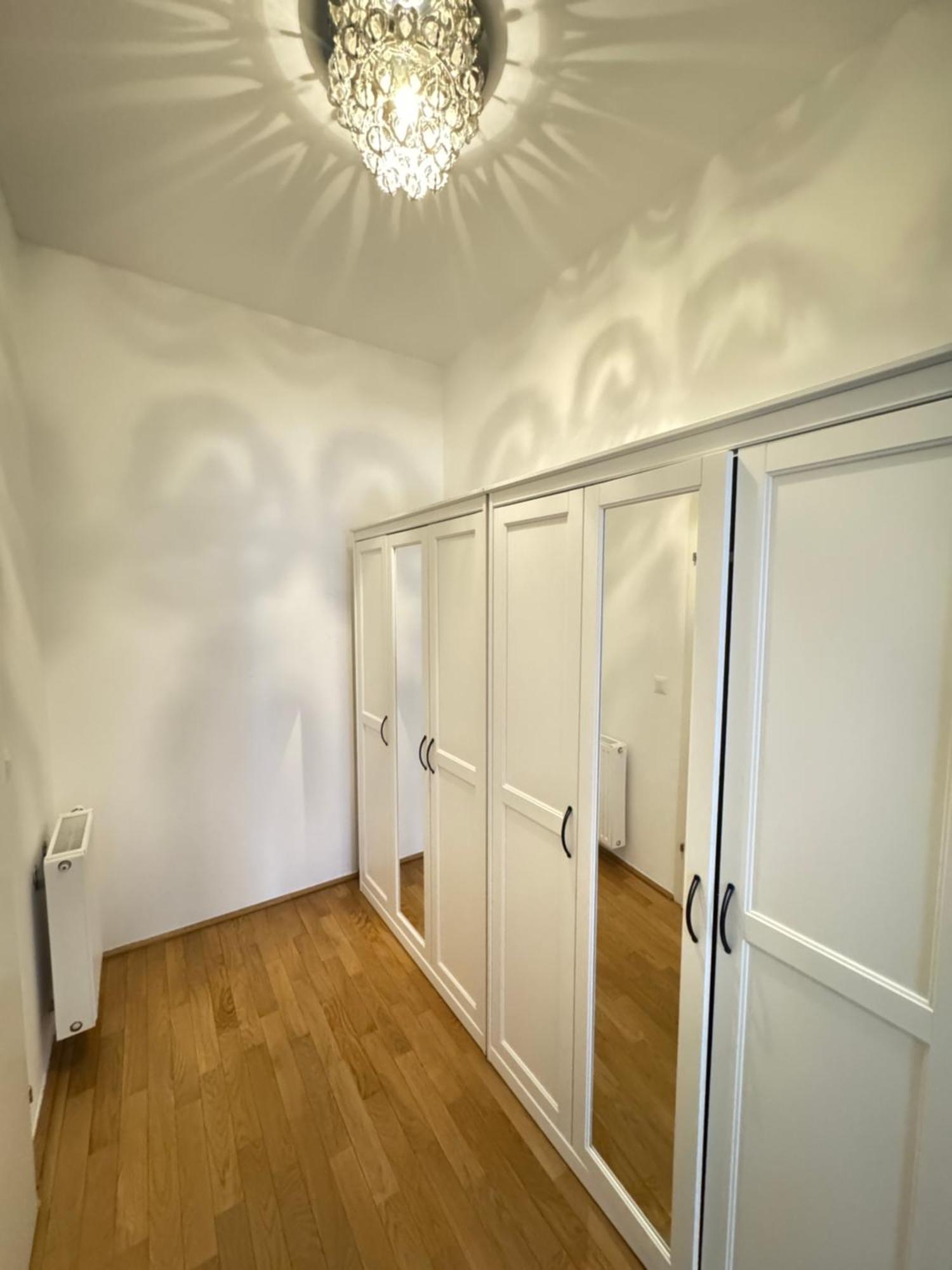 Charming Flat & Balcony Near Central Station L Bg5 Wien Exteriör bild