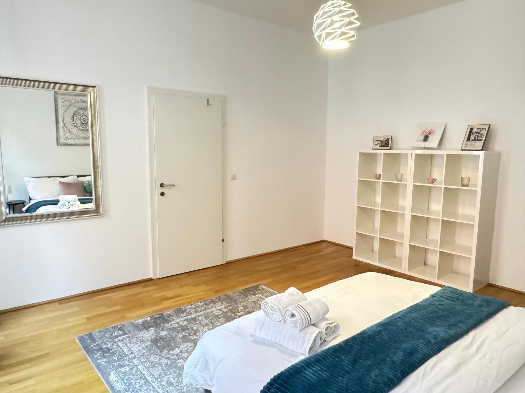 Charming Flat & Balcony Near Central Station L Bg5 Wien Exteriör bild